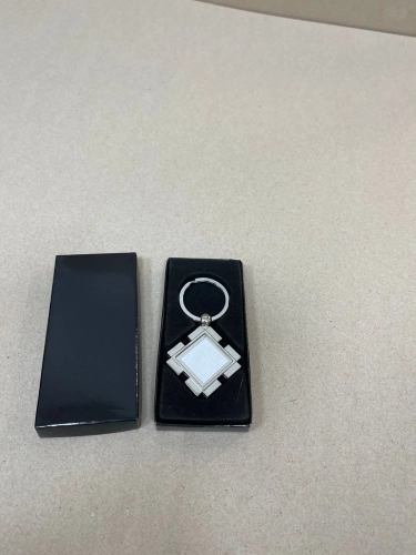 брелок металл