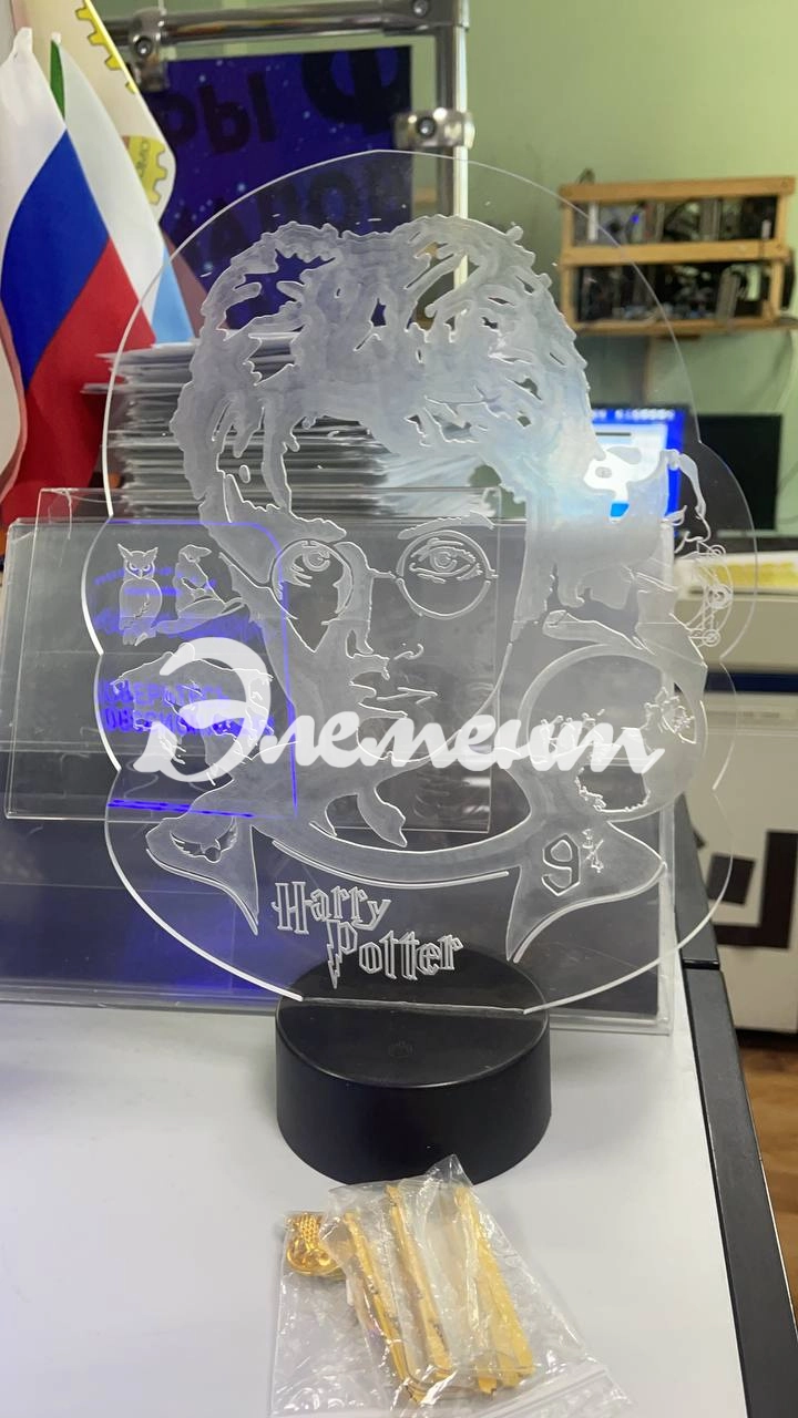 Подставка из акрила с подсветкой2