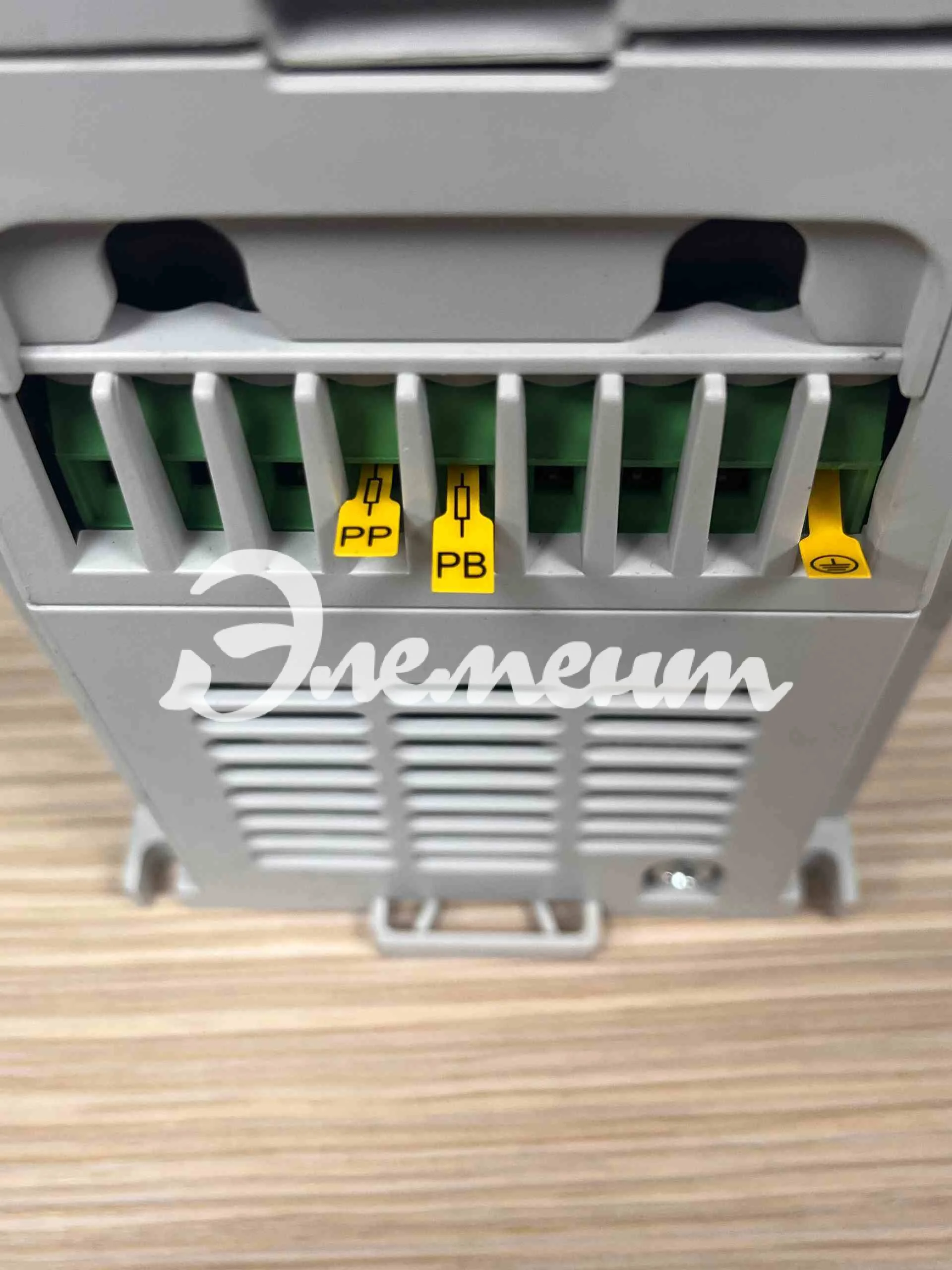 Частотный преобразователь Sunfar (Simphoenix) E500 2S0022B Элемент Комса