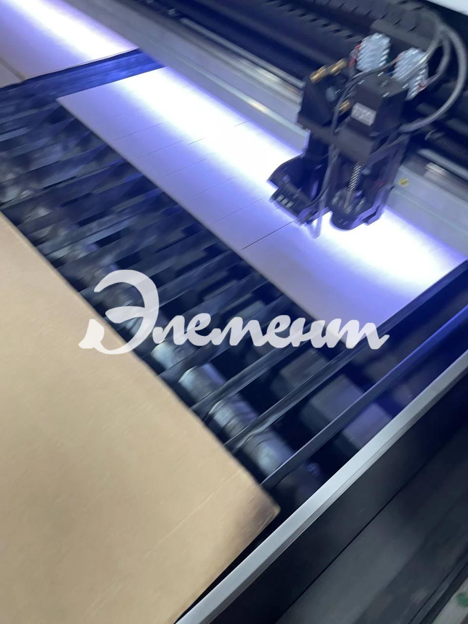 Резка картона-min