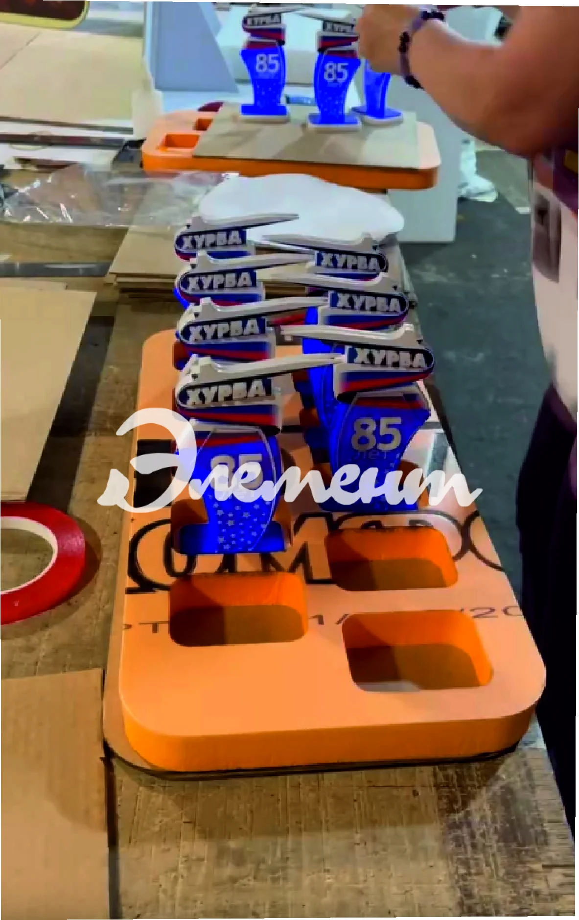 Стелы из акрила под заказ Хурба