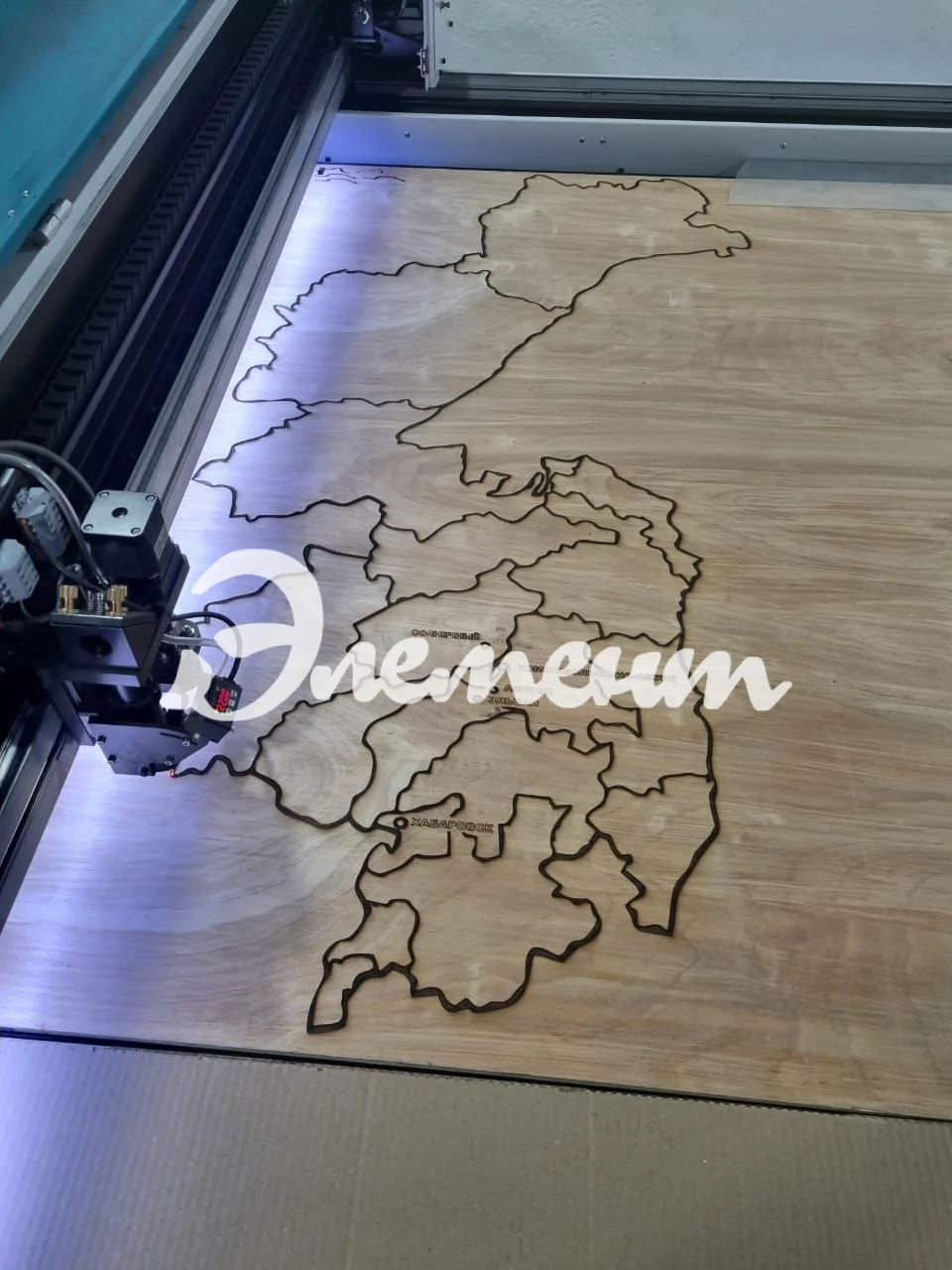 Лазерная гравировка карты дальнего востока на фанере