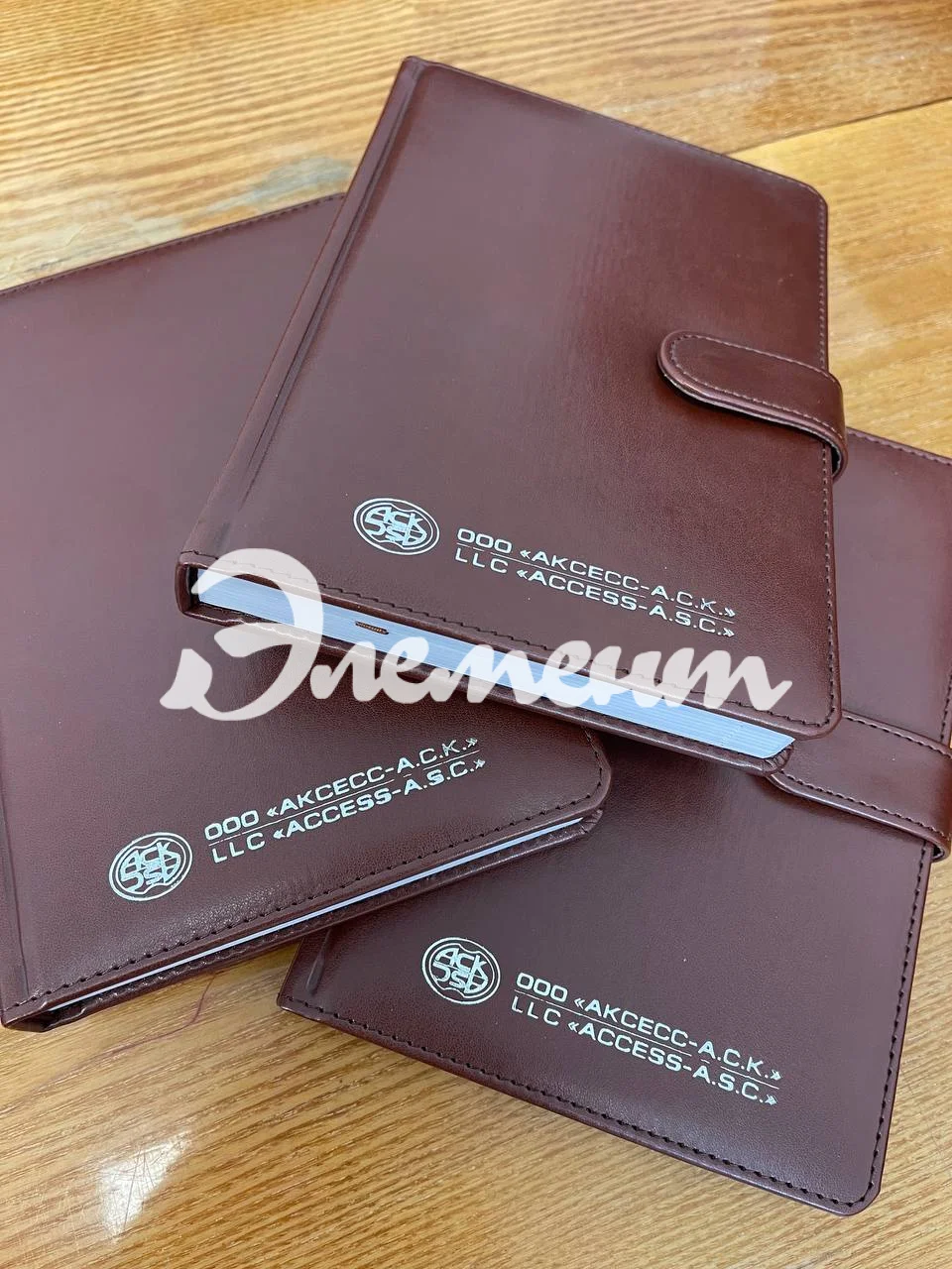 Тиснение ежедневников фольгой18