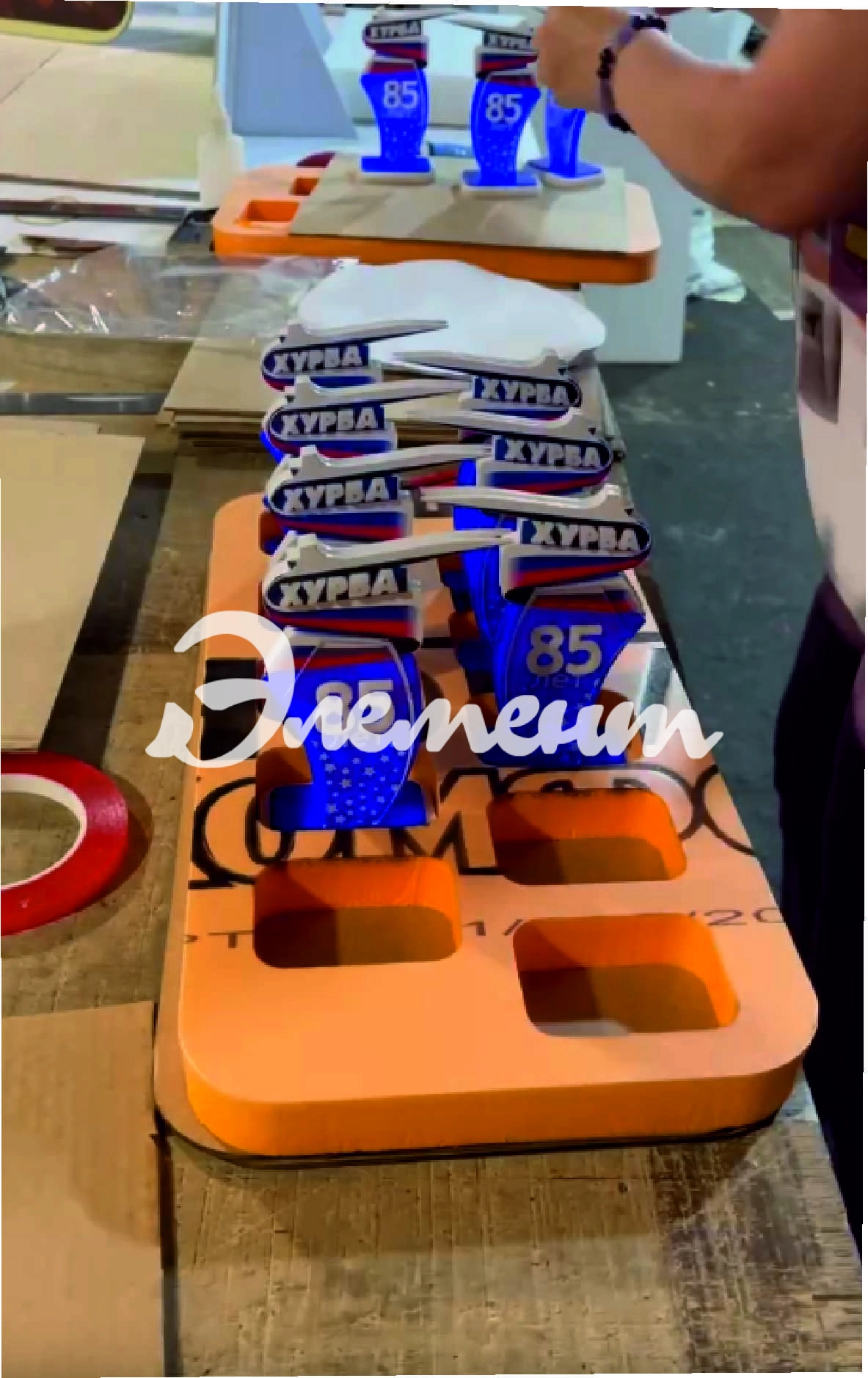 Стелы из акрила под заказ Хурба