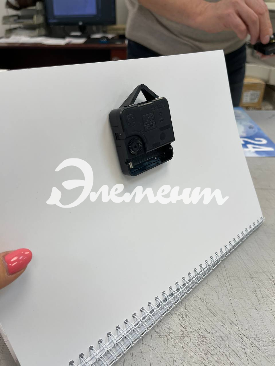 Календарь квартальный 3 инфоблока с часовым механизмом3